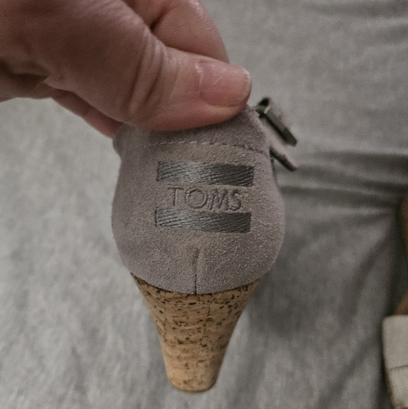 Toms Clarissa Gray and Brown Cork Wedge Sandals Size 7 - Picture 4 of 11